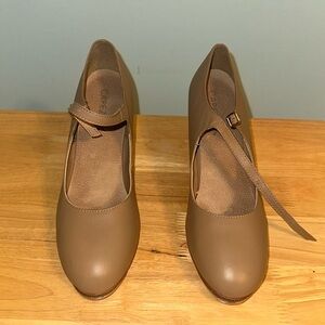 Manhattan Xtreme Tap Heels